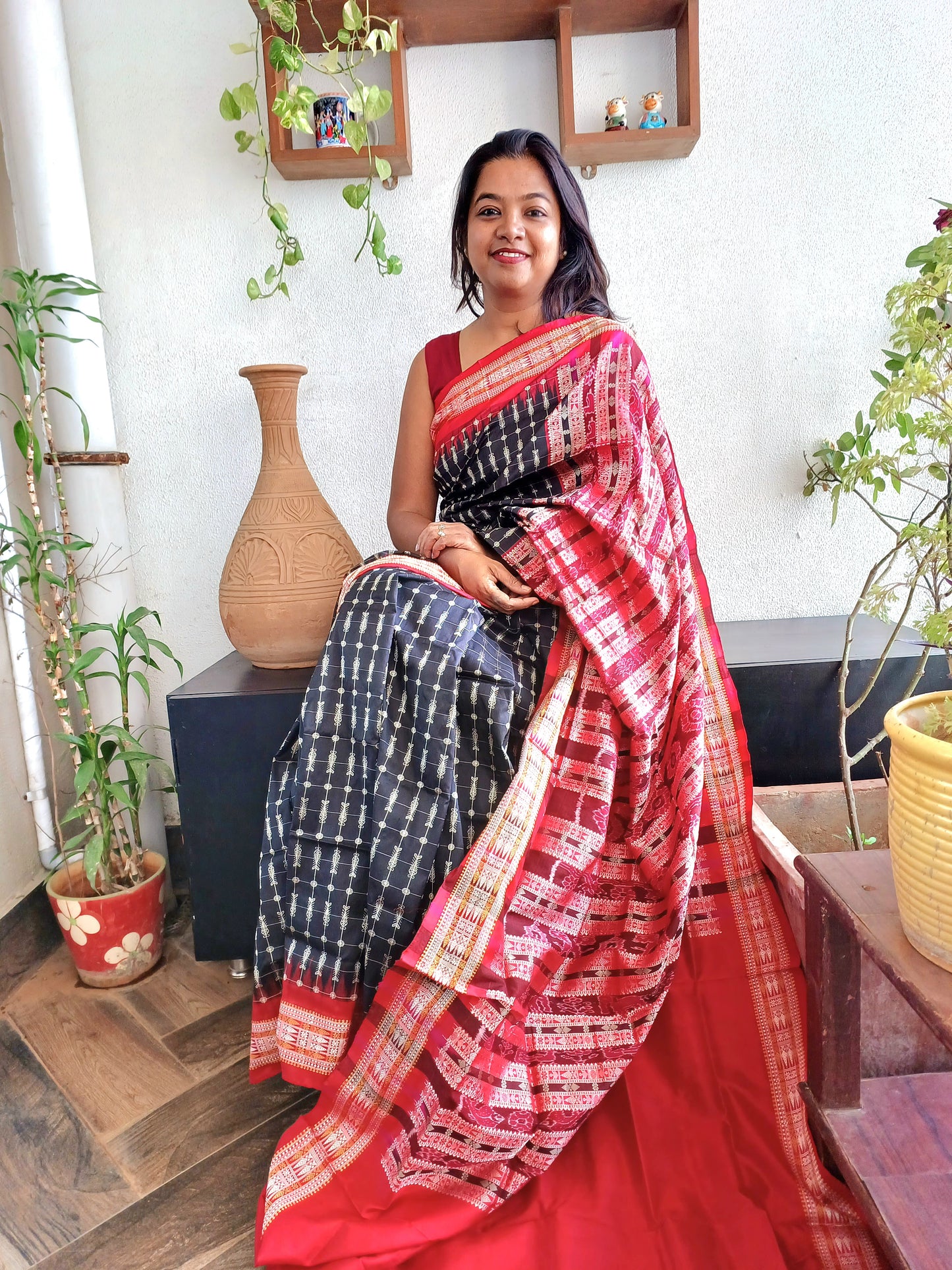 Hazar buti Fish Saree in Pure Silk