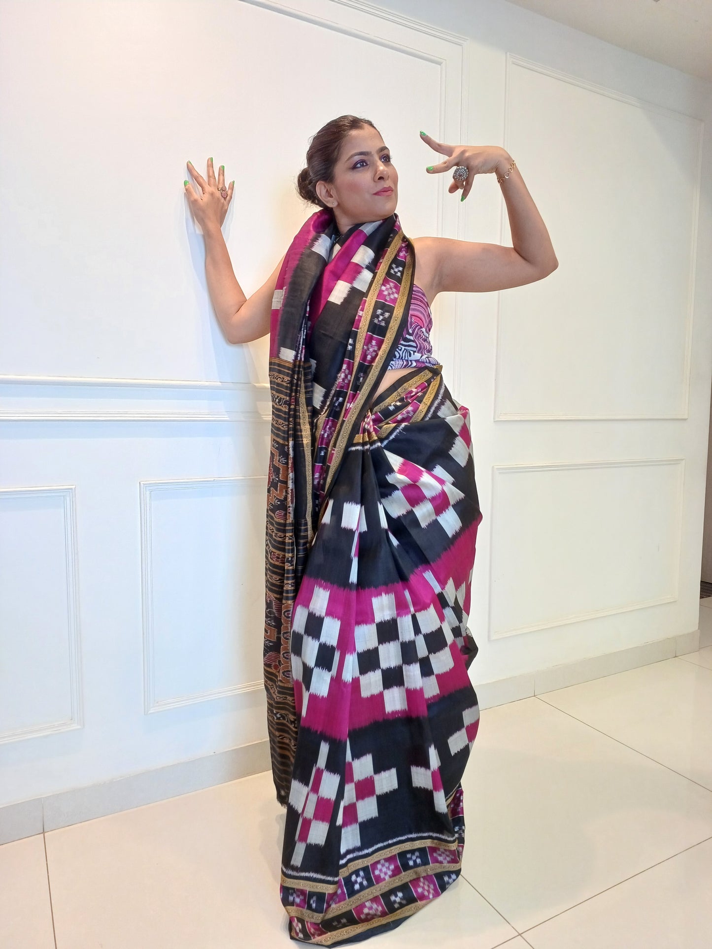 NUAPATNA PASAPALLI IKKAT SAREE - MAGENTA CHECKS