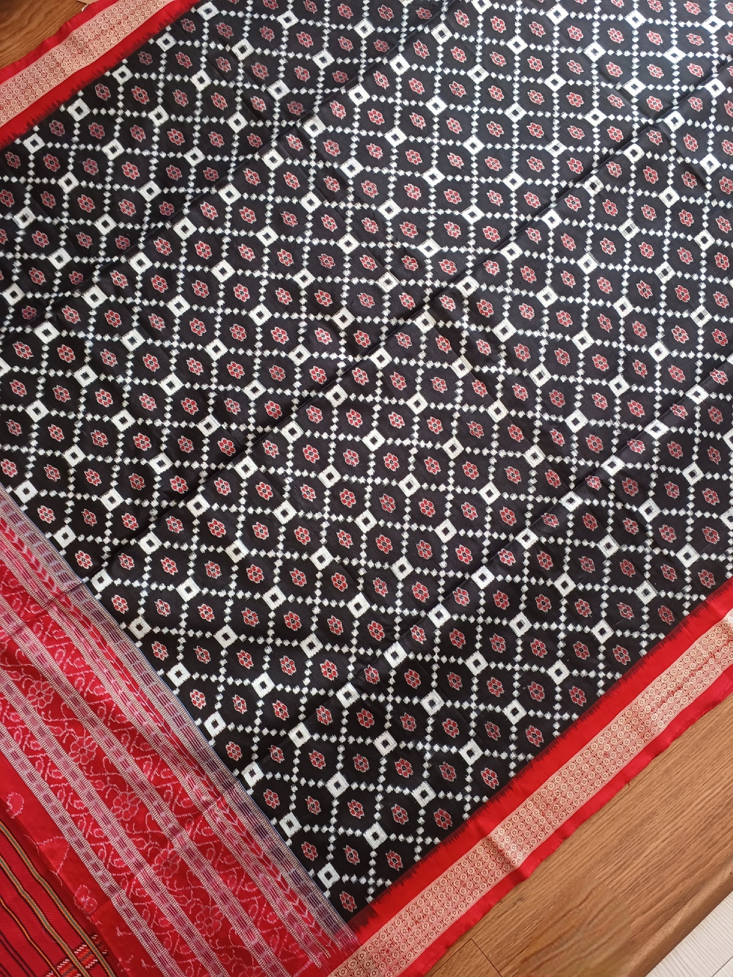 PASAPALLI MULBERRY SILK SAREE - BLACK DESIGNER SAREE WITH BLOUSE