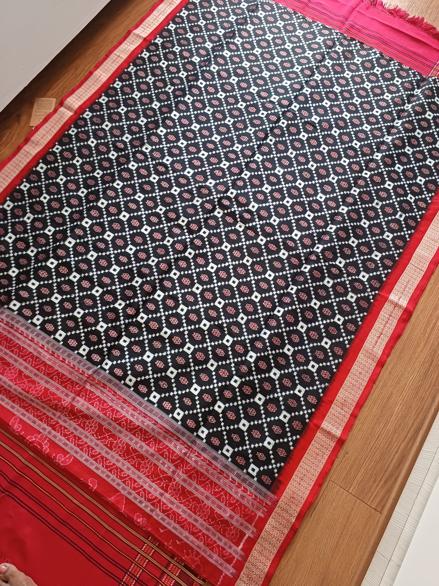 PASAPALLI MULBERRY SILK SAREE - BLACK DESIGNER SAREE WITH BLOUSE