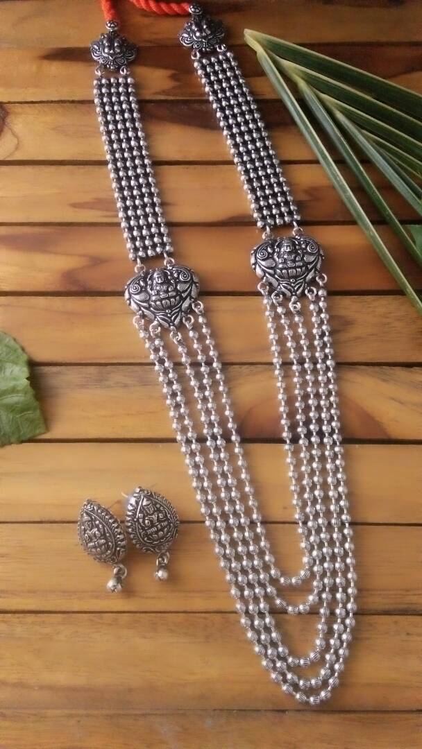 Advaita Handicrafts -Laxmi Flower Pendant Long Haram with Earrings