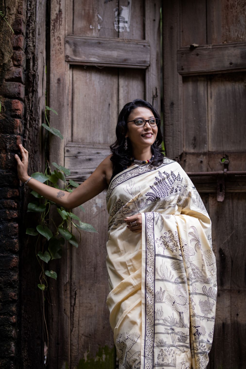 Elegant Off-White Silk Cotton Saree with Jungle Theme Design
