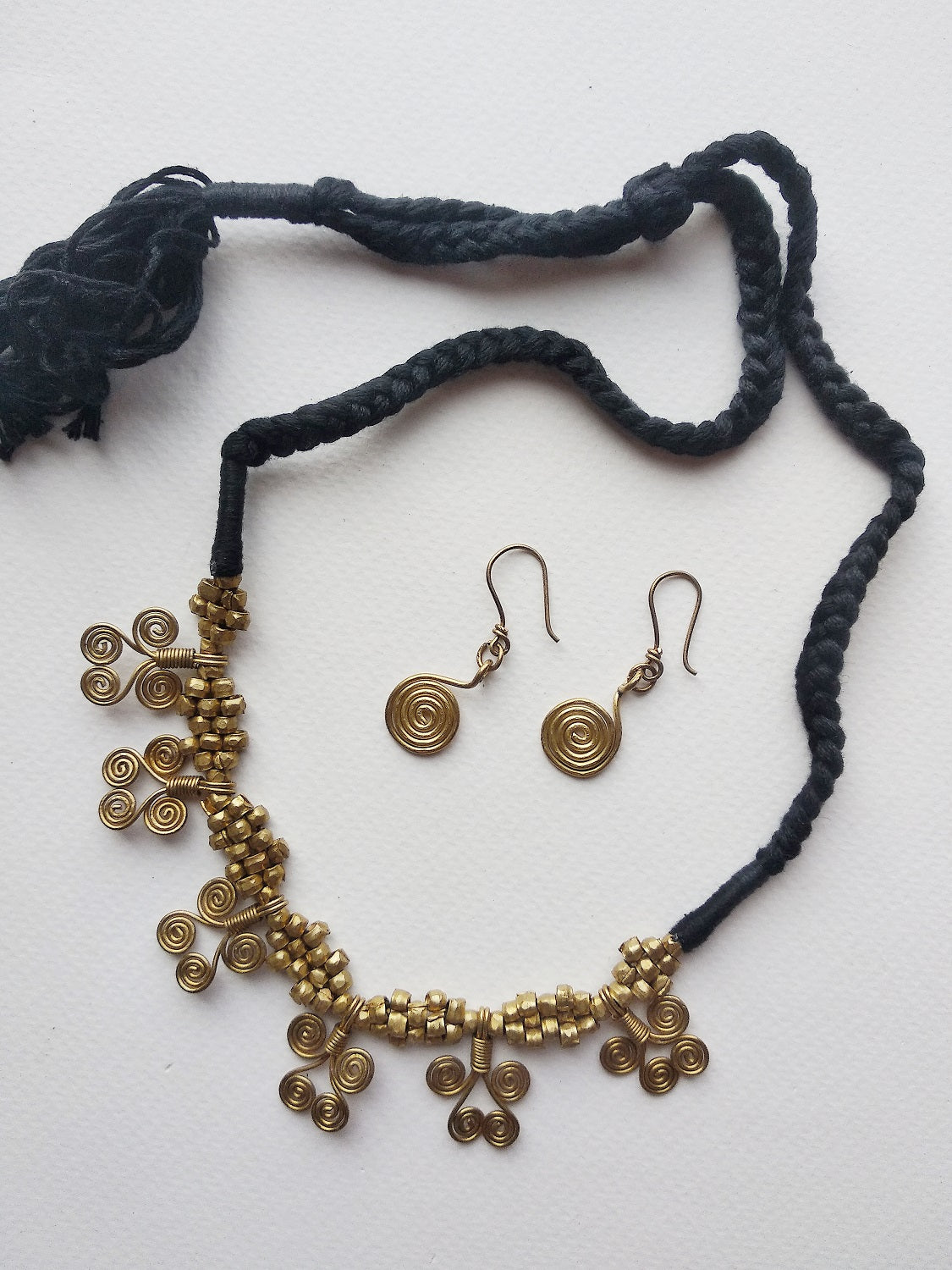 Advaita Handicrafts flower choker style necklace set.