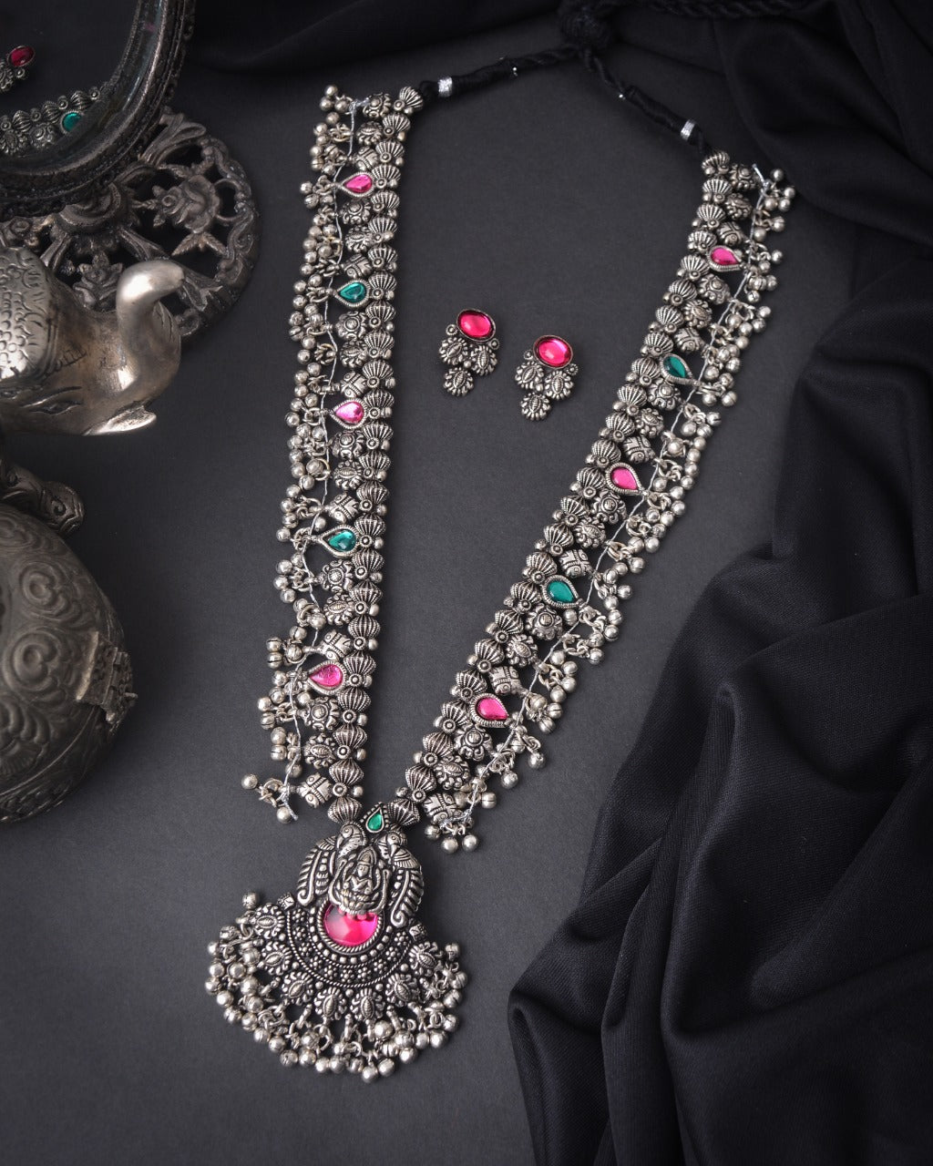 Temple Jewelry Kolhapuri saaz set - Click for pendant options.