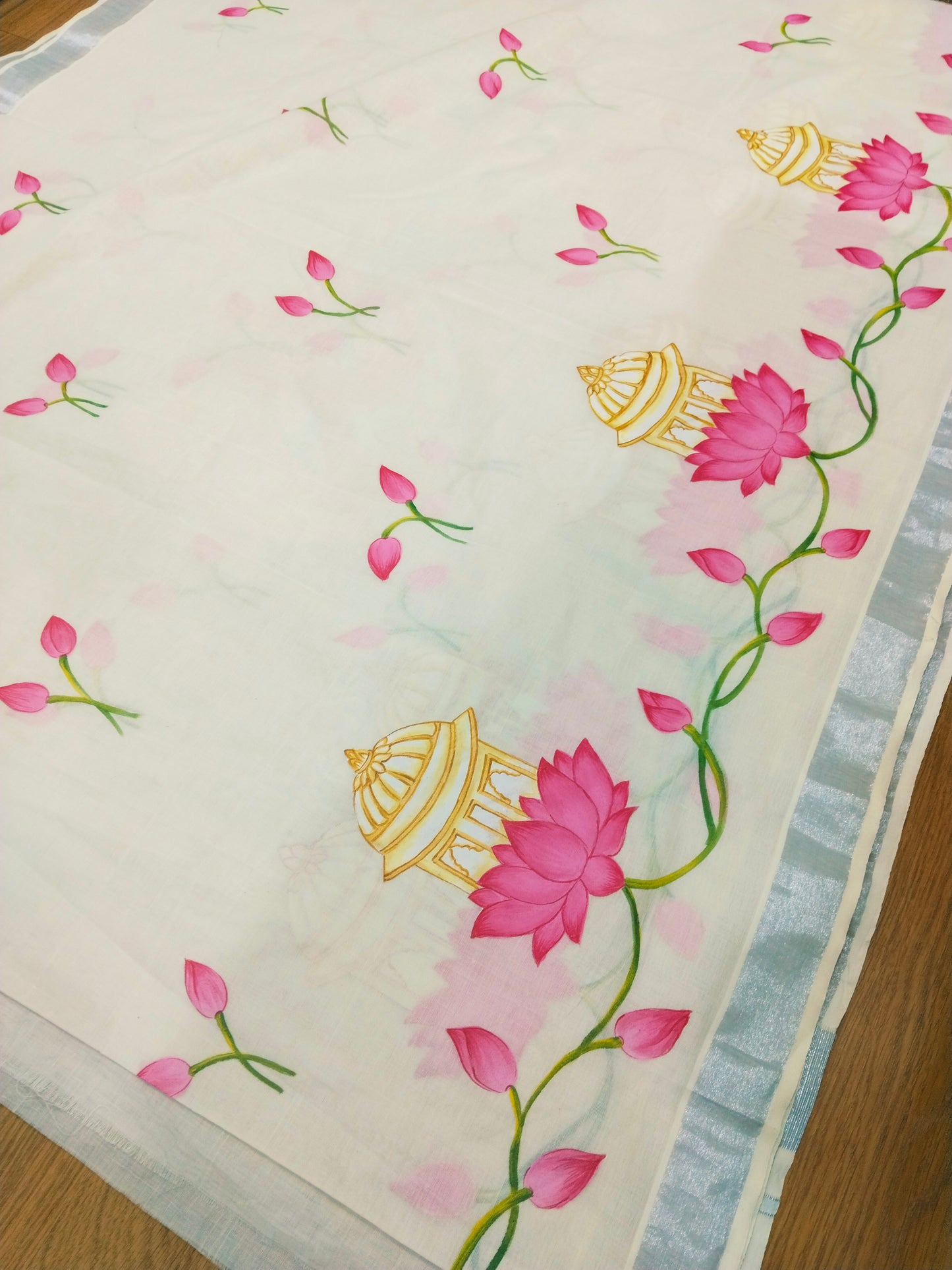 Kerala Cotton Pichwai Saree - Divine Krishna Lifting Govardhan Mountain
