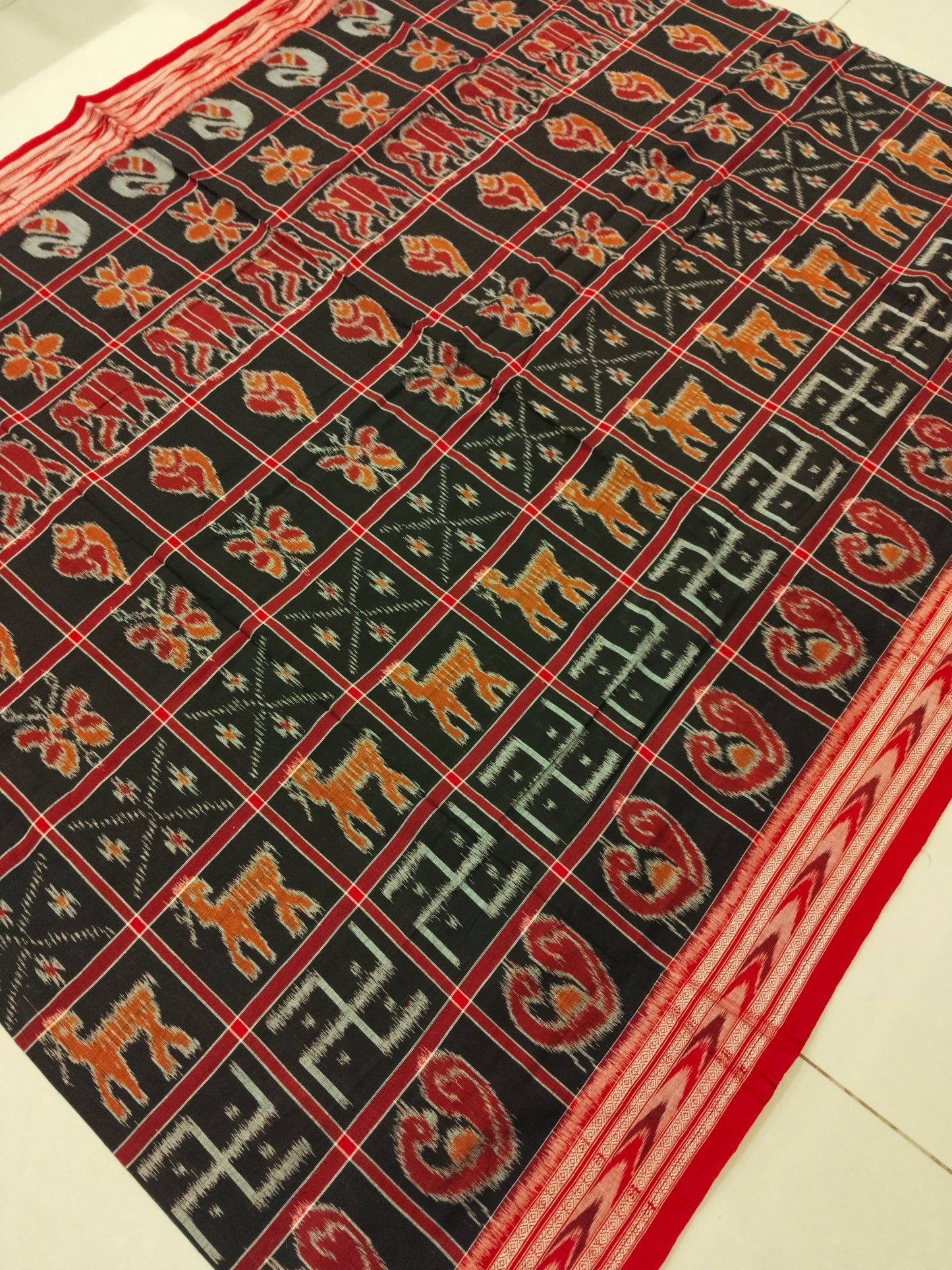 Traditional Nabakothi Single Ikkat Saree - Black