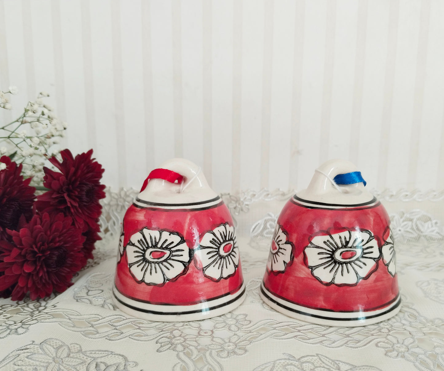 Handcrafted hand-painted ceramic bell set - Christmas hearts (Med)