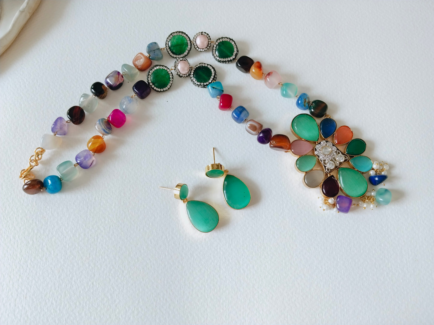 Light Green Highlight Pendant with Multi-Colour Beaded Jewelry Set