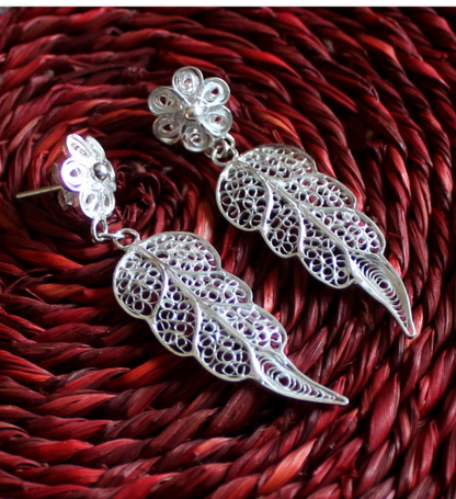 Leaf, triangles and stars - Click for variety of our silver jewelry.