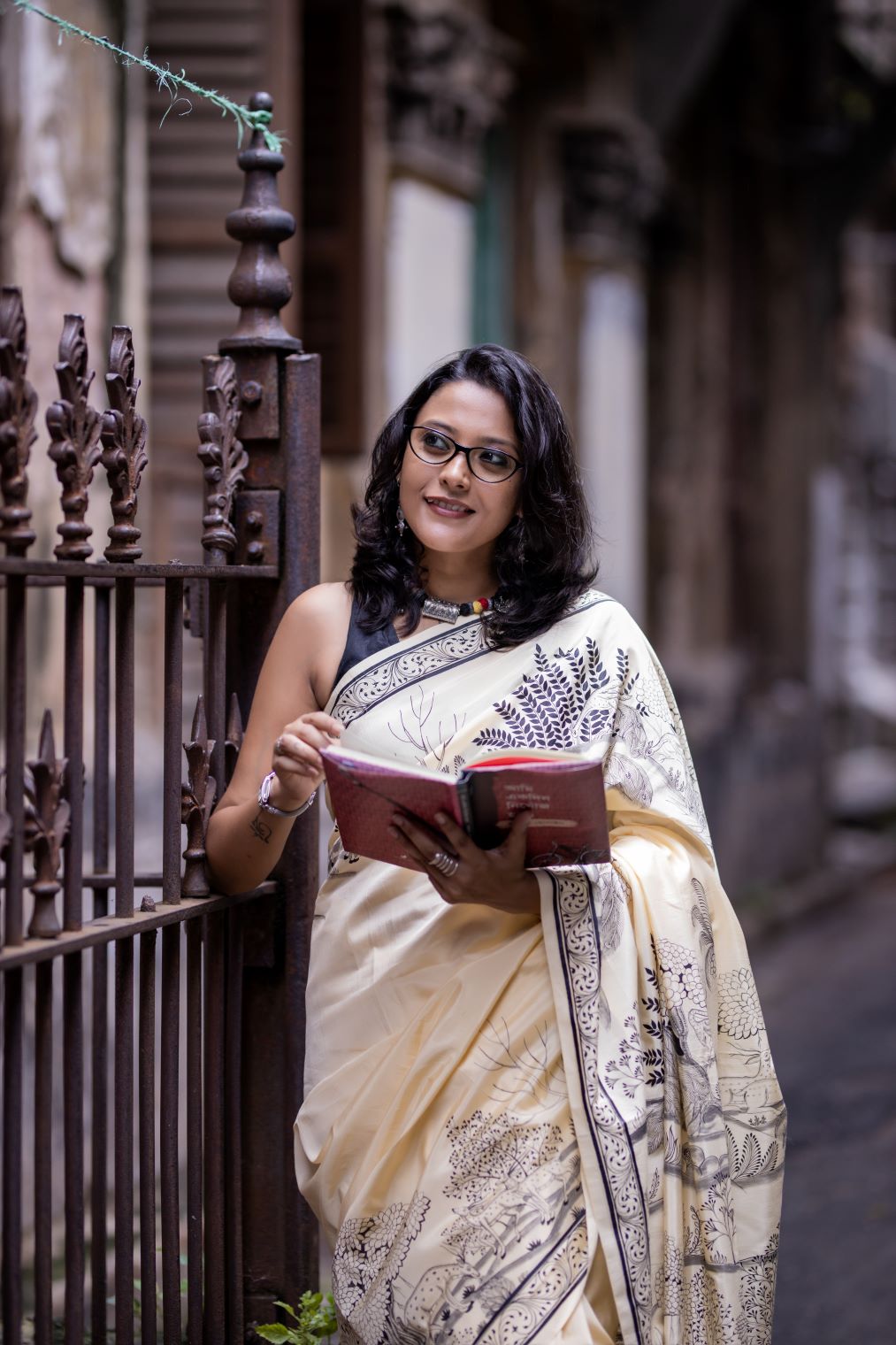 Elegant Off-White Silk Cotton Saree with Jungle Theme Design