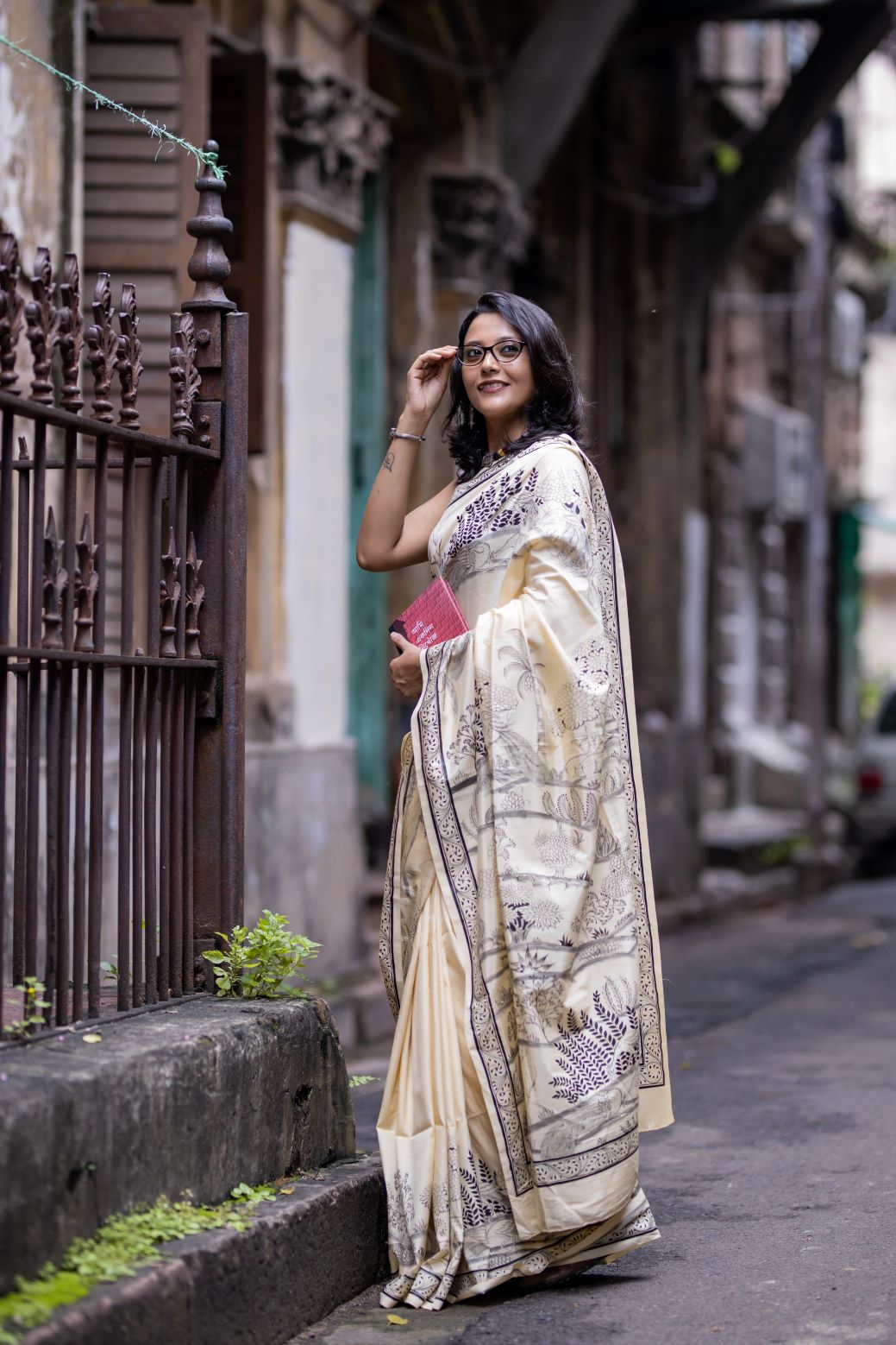 Elegant Off-White Silk Cotton Saree with Jungle Theme Design