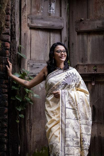Elegant Off-White Silk Cotton Saree with Jungle Theme Design