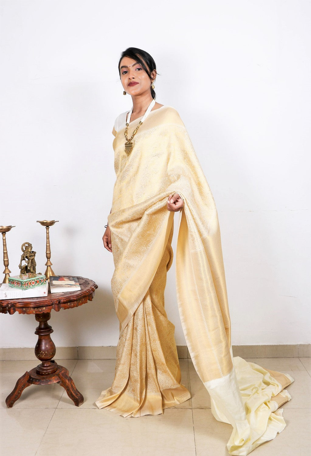 Advaita Handicrafts Designer silk handloom saree in zari - Shikar theme