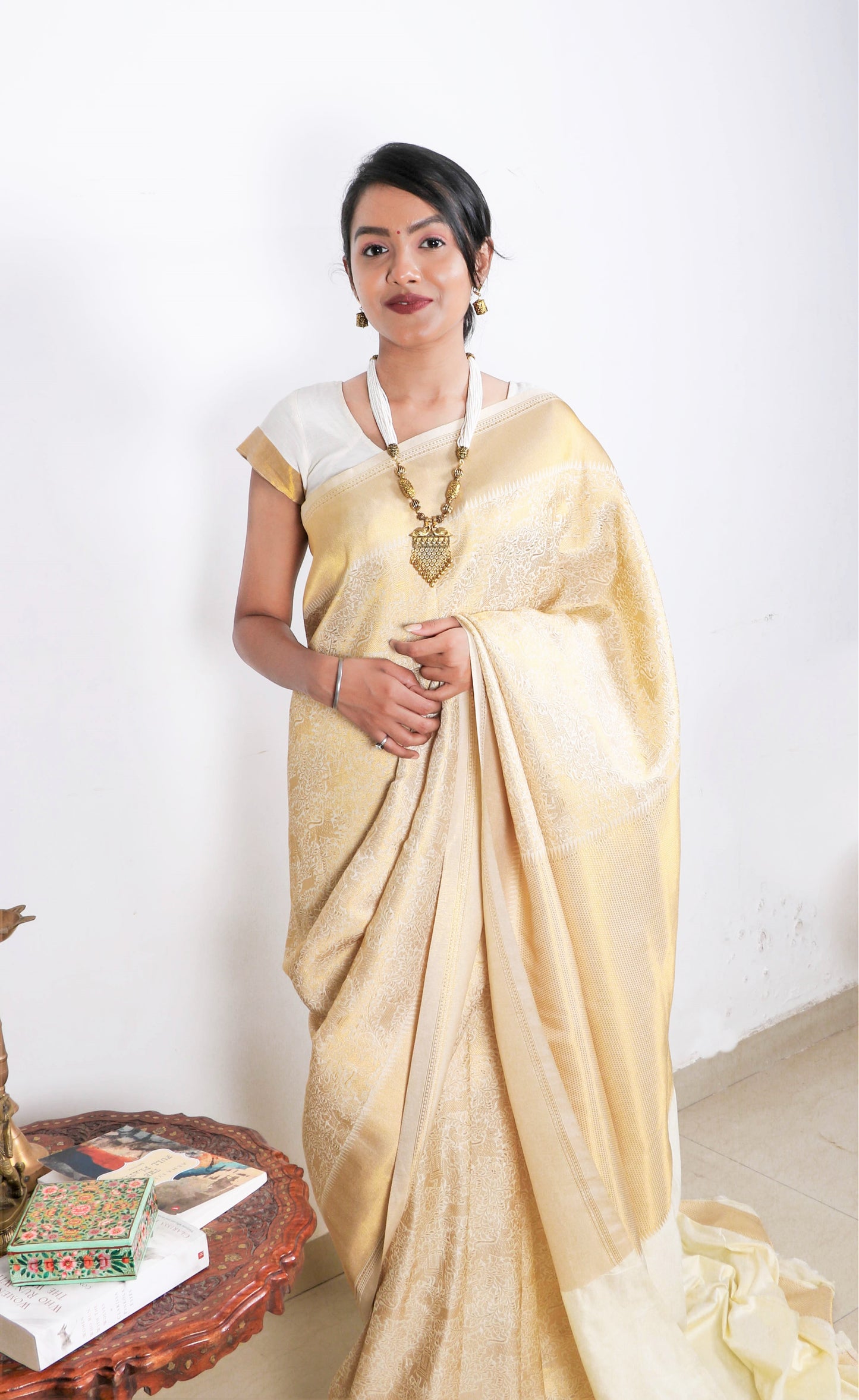 Advaita Handicrafts Designer silk handloom saree in zari - Shikar theme