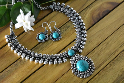 Advaita Handicrafts stone German Silver Necklace Set.