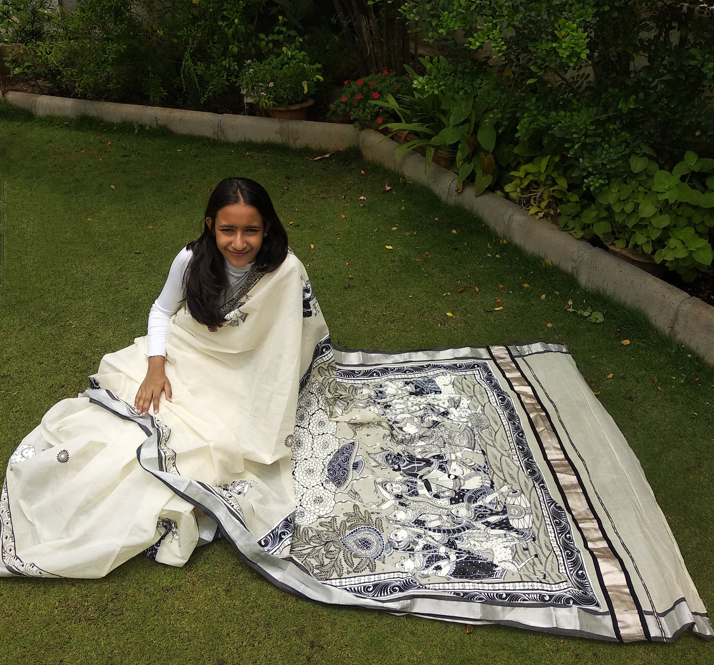 Advaita Handicrafts Hand painted Black and white Raasleela Saree