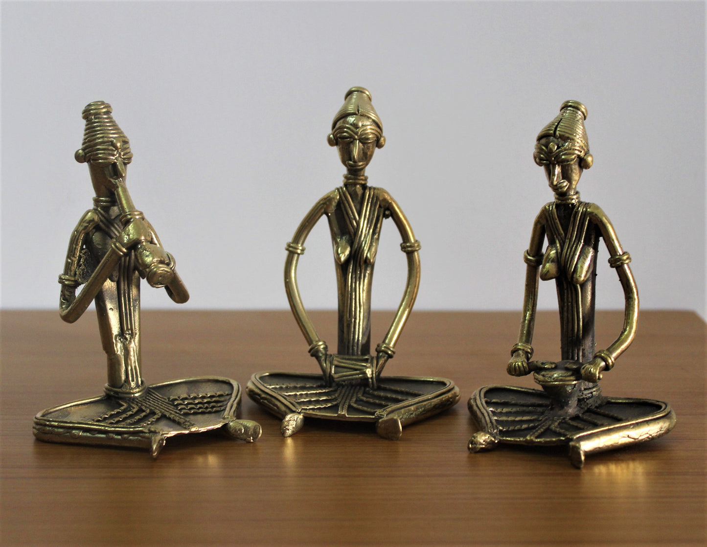 Set of 3 sitting musicians